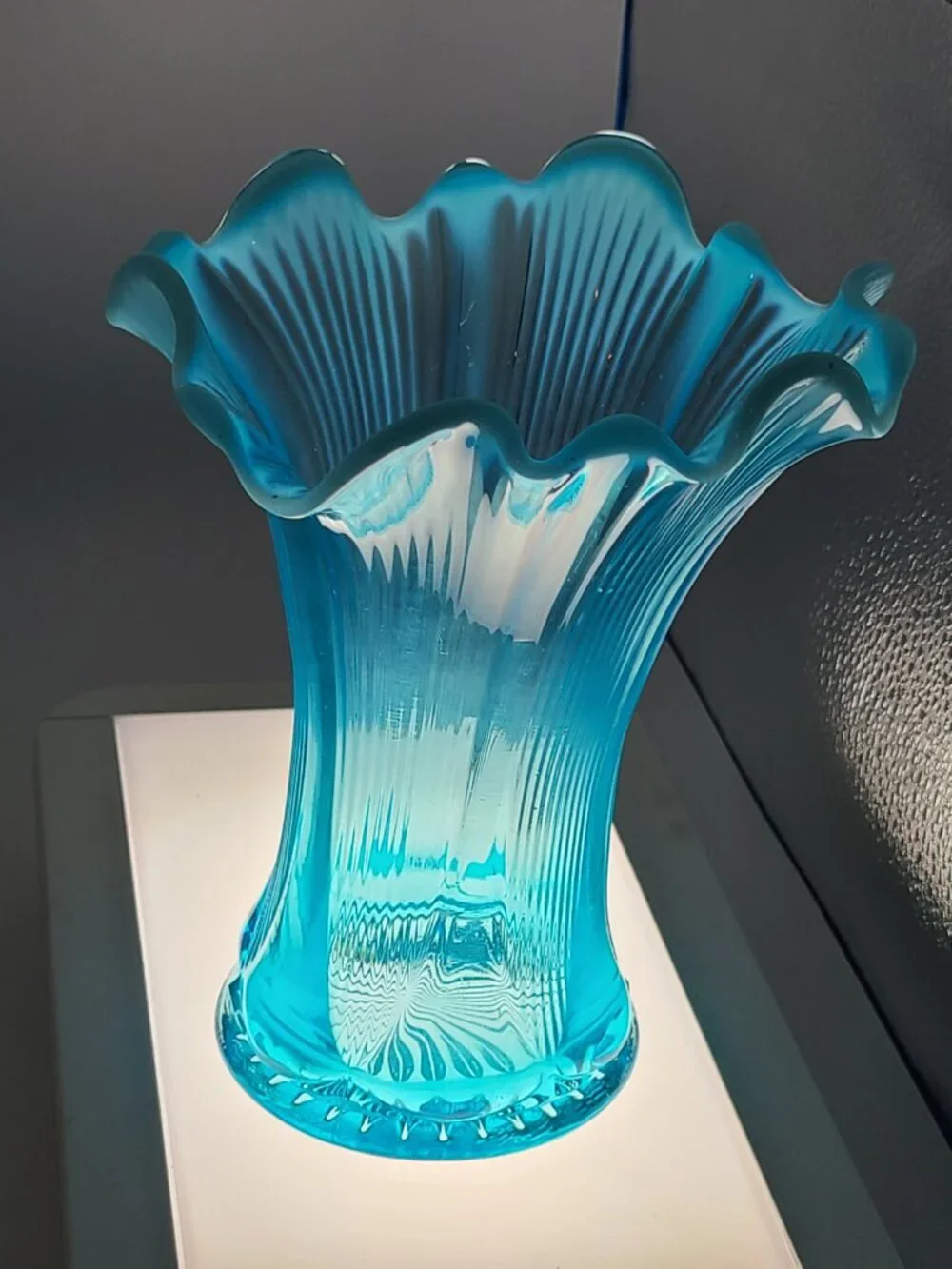Jefferson Glass Antique Blue Opalescent Lined Heart Swung Vase 7